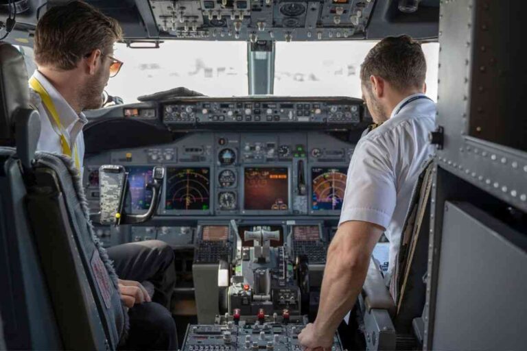 Quanto guadagna un pilota di Ryanair: stipendio monstre