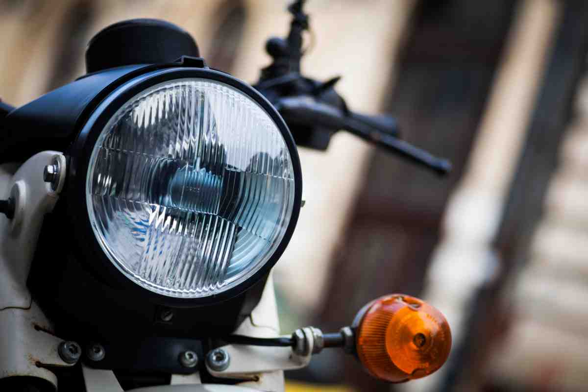 Si può guidare moto con patente B risposta