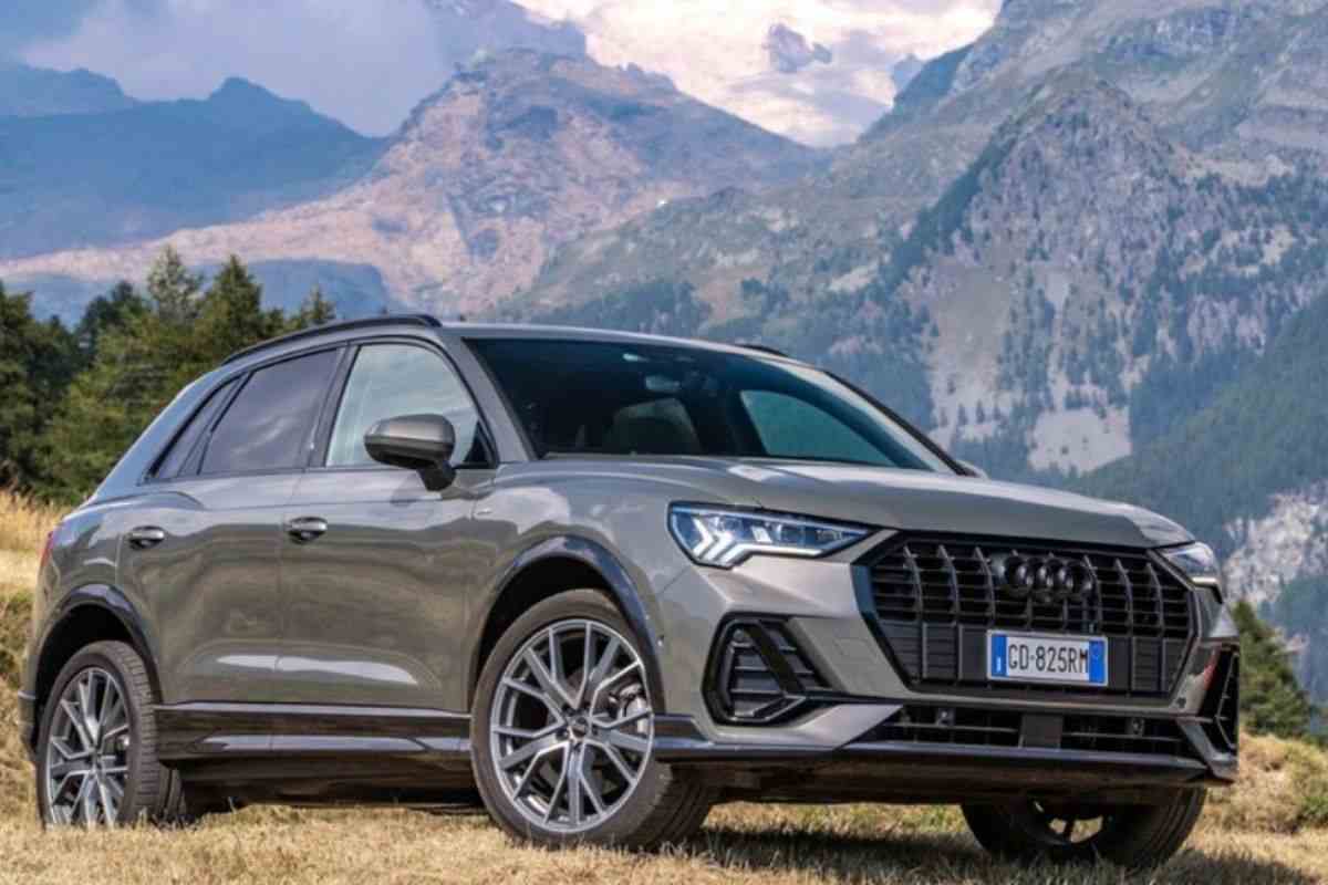 Nuova Audi Q3 percorre strade di montagna