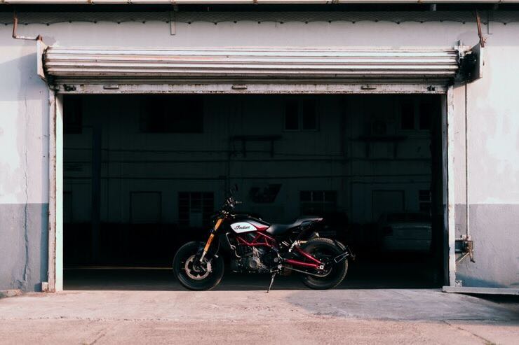 Moto nel garage